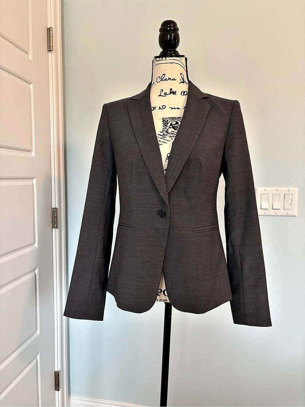 Ann Taylor Gray Blazer Size 4
